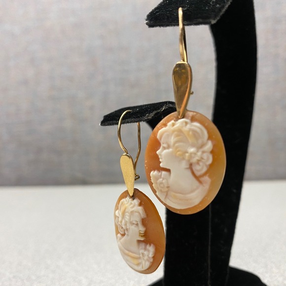 Vintage Italian Gold Cameo Earrings Oval Carved Shell Woman Face Dangle Old - Picture 3 of 9